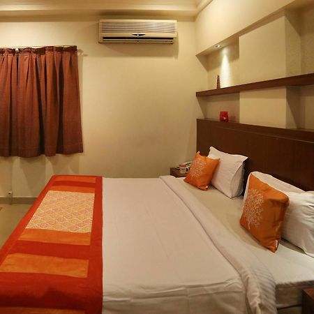 Oyo Rooms Mahanadu Road Extension Vijayawāda Eksteriør billede