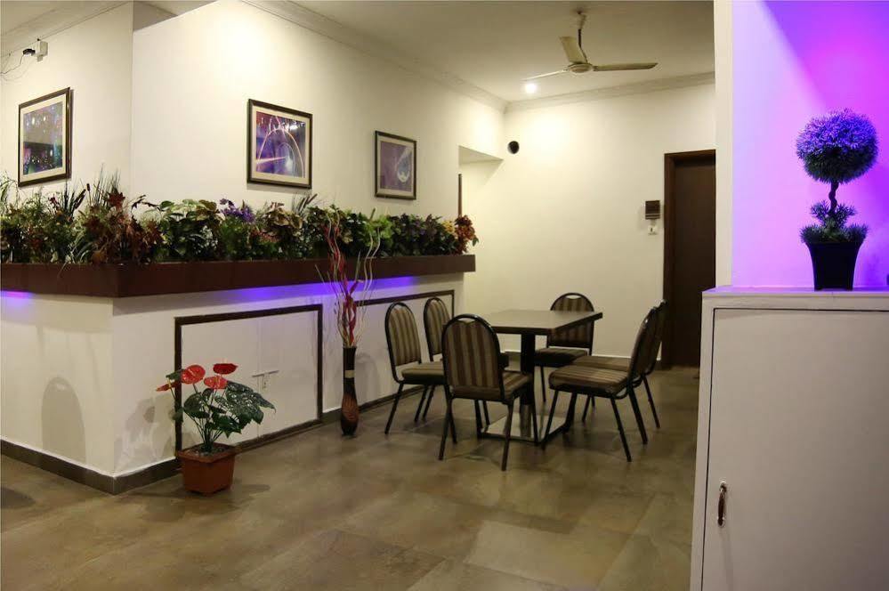 Oyo Rooms Mahanadu Road Extension Vijayawāda Eksteriør billede